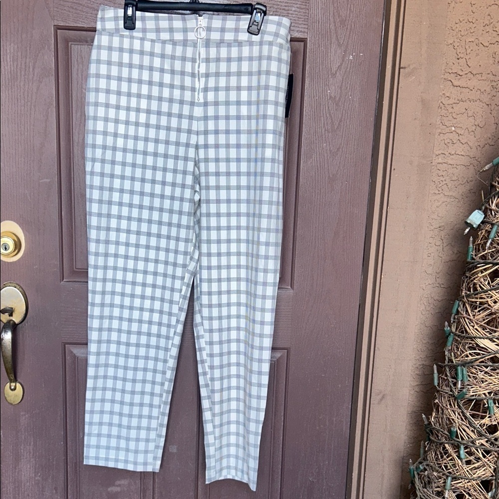DANIELLE BERNSTEIN Gray Checkered Women's Chinos